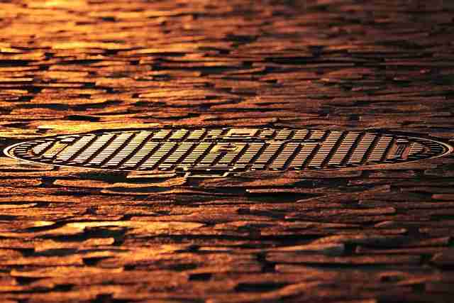 探花视频现场感体验提升研究｜站内人气频道更新沉浸感极强